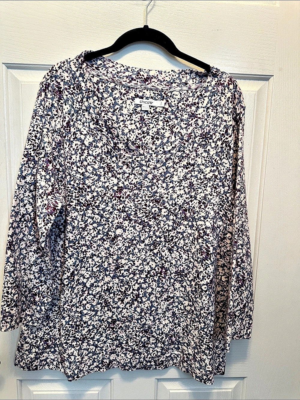 Chico's Printed 100% Pima Cotton V-Neck Tee Floral Long Sleeve Top Size 2 (L)